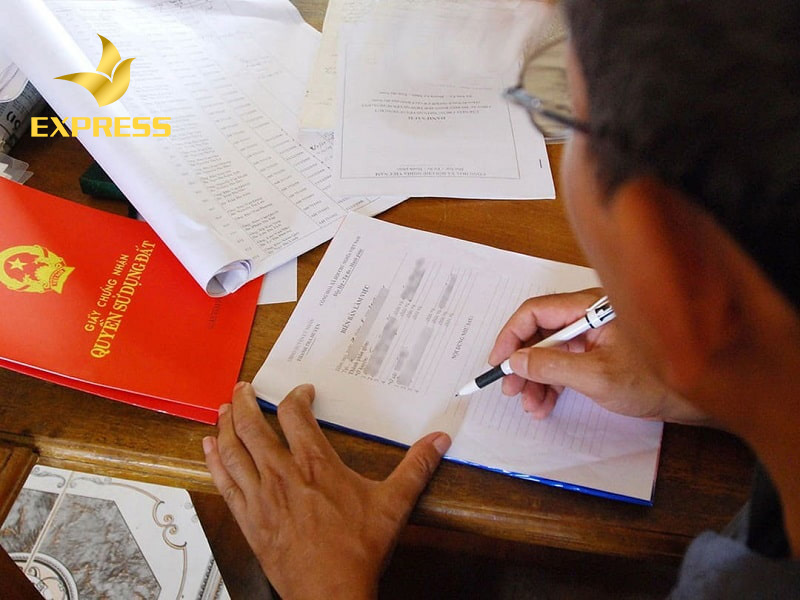 Chuẩn bị đầy đủ giấy tờ cần thiết khi làm thủ tục xin cấp sổ đỏ