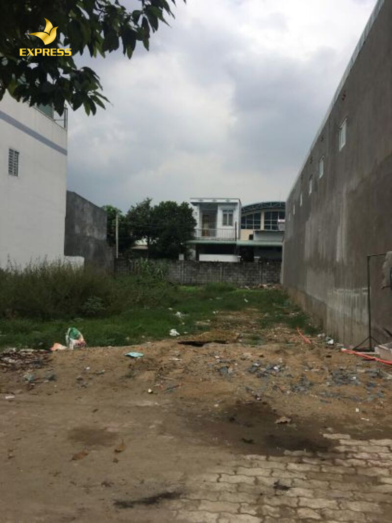 Hợp đồng mua bán đất cần được đóng dấu để đảm bảo pháp lý