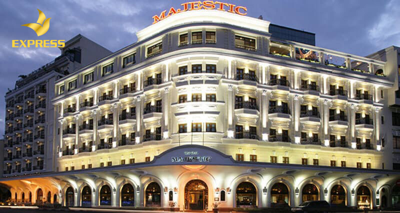 Làm sao để xây dựng khách sạn trên đất thổ cư mà không vi phạm quy định của pháp luật?