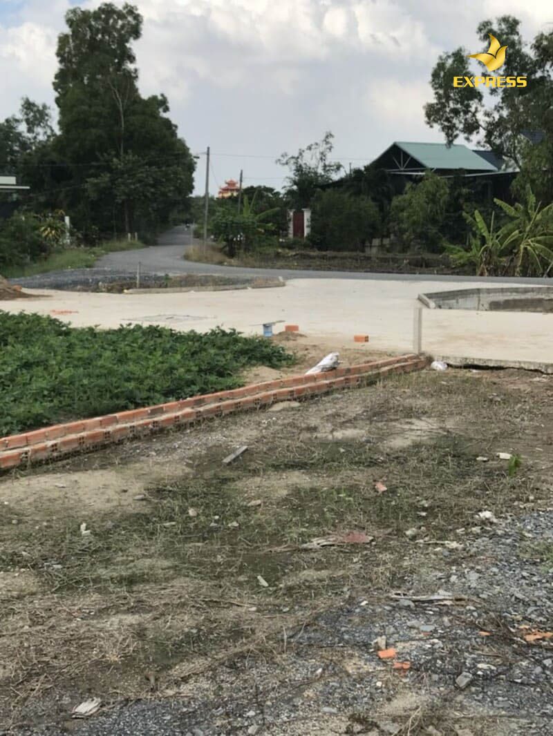 Trong tình hình dịch bệnh diễn ra phức tạp như hiện nay, nhiều nơi rao bán đất với giá rất hời