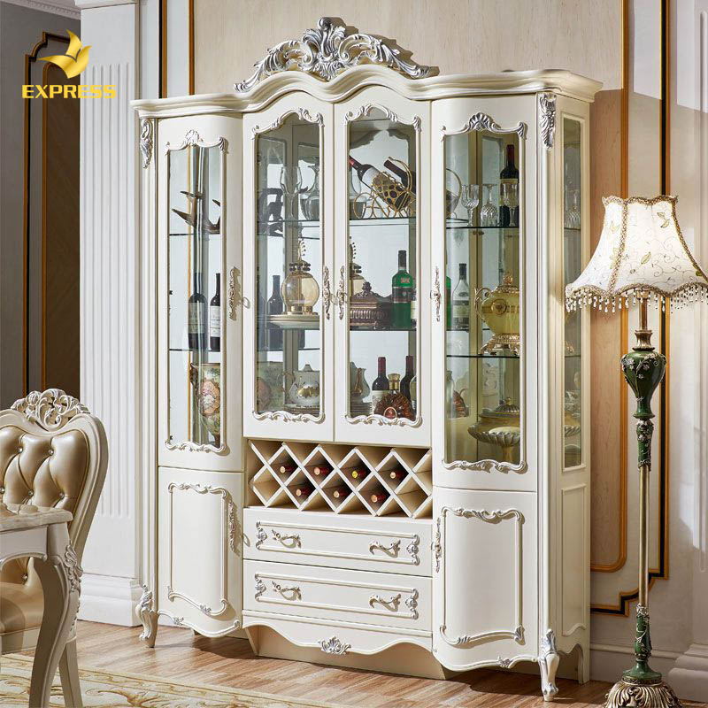 Tủ rượu tân cổ điển là đồ nội thất rất sang trọng.