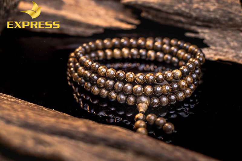 Vòng tay trầm hương người mệnh hoả 