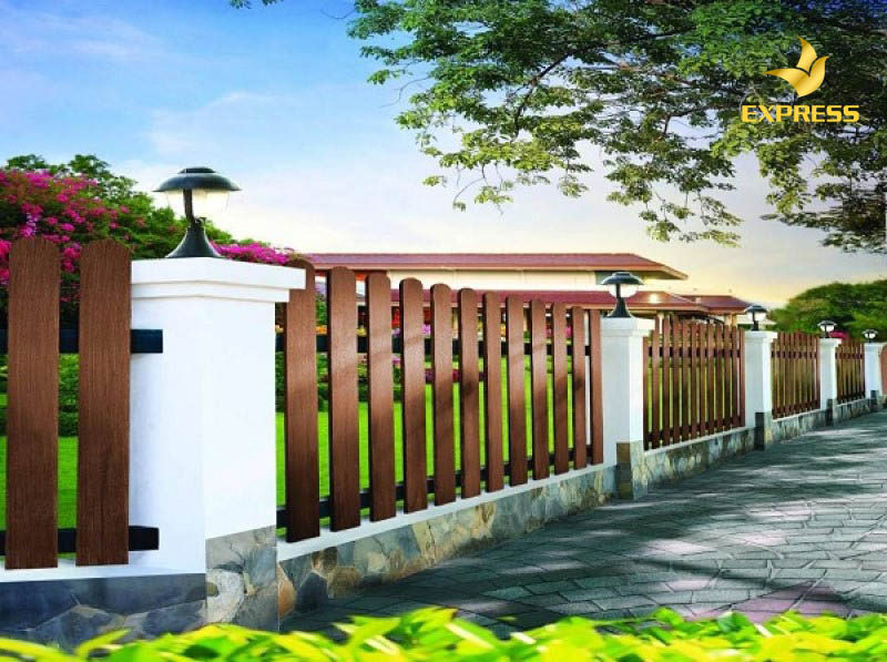 Bạn nên lắp đặt mẫu tường rào phù hợp với thiết kế căn nhà.