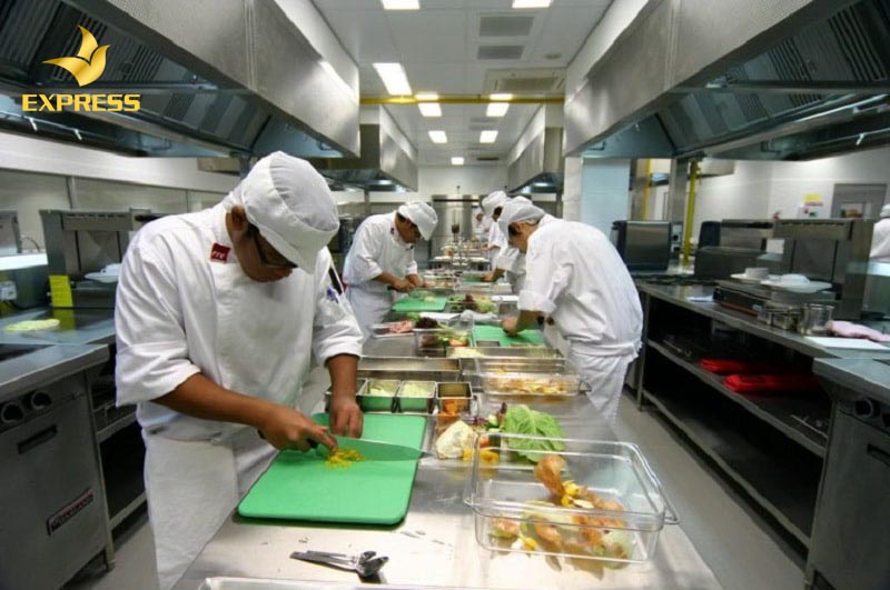 Cần đáp ứng đầy đủ nguồn sáng cho căn bếp