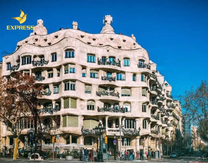 Công trình thiết kế và xây dựng Casa Mila nổi tiếng ở Tây Ban Nha.