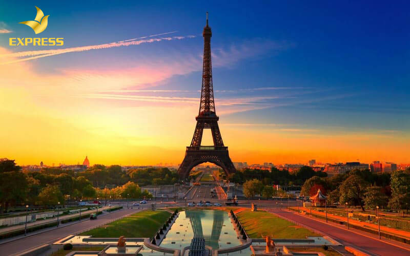 Công trình xây dựng tháp Eiffel ở Pháp mang đậm nét đẹp lịch sử thế giới