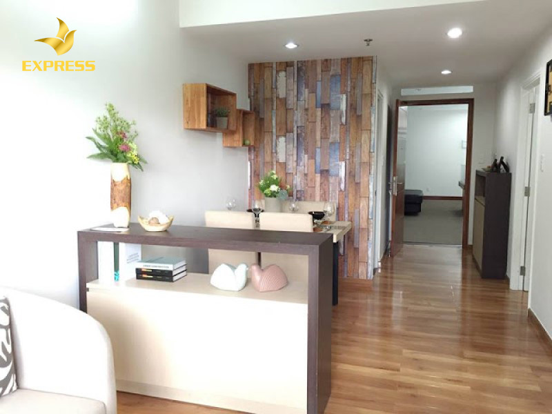 Để tiết kiệm diện tích, bạn có thể kết hợp phòng khách, phòng bếp thành không gian mở.