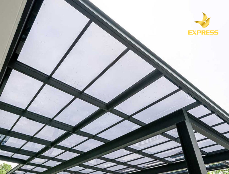 Mái che cầu thang có chức năng gì?