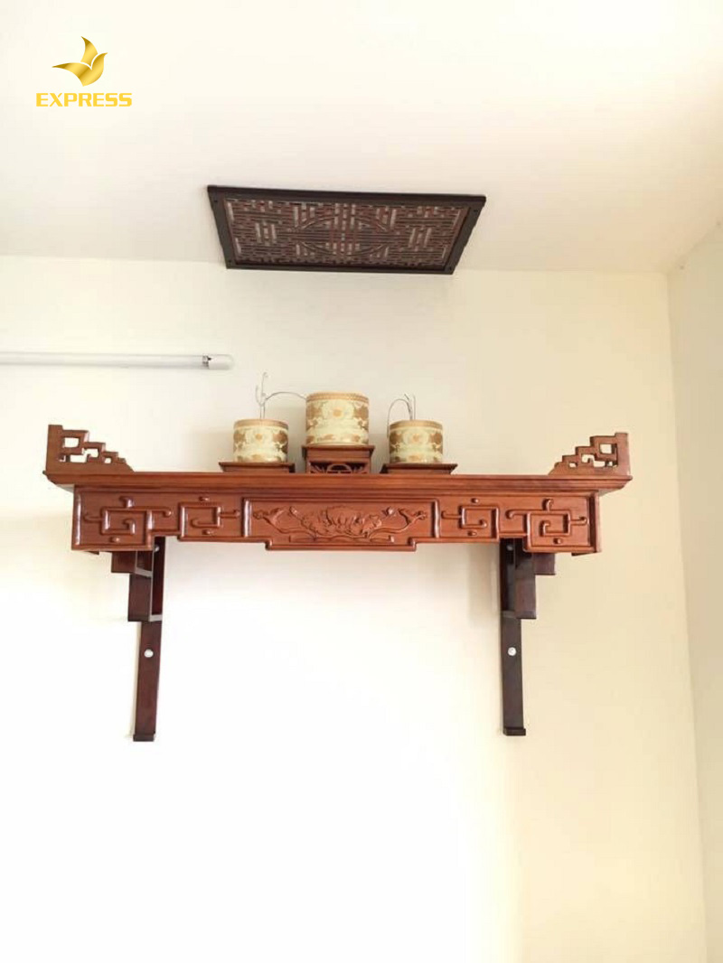 Mẫu bàn thờ chung cư đẹp gỗ sồi