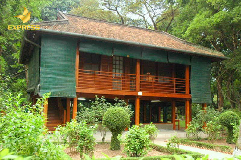 Nhà sàn giả gỗ