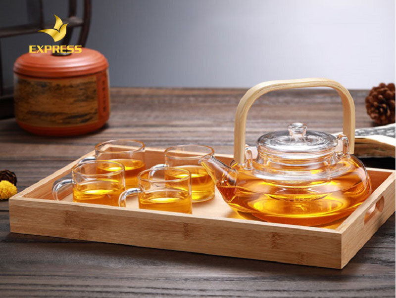 Trang trí nội thất phòng khách với ấm trà thủy tinh