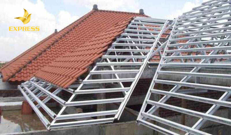 Tường được thiết kế và xây dựng theo độ dốc của phần mái đối với các ngôi nhà dân dụng