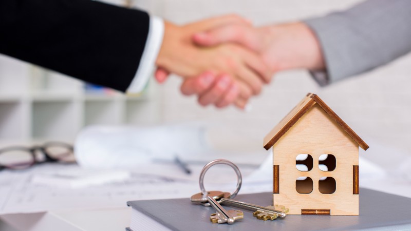 co nen mua nha so chung