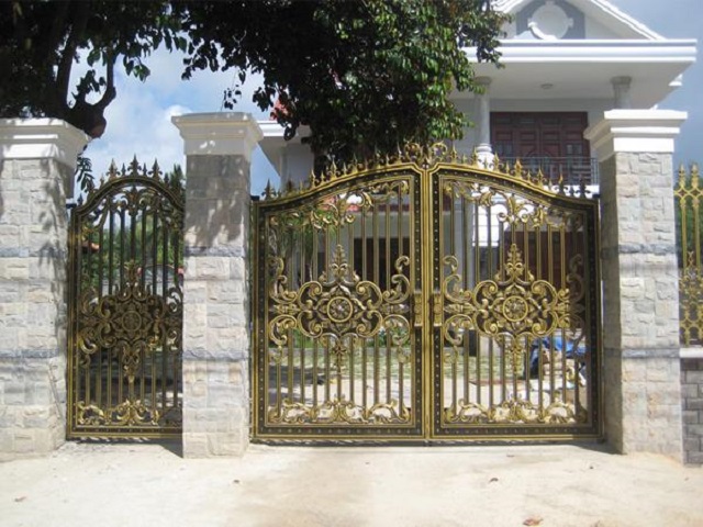 Cổng nên dựng thế nào ?