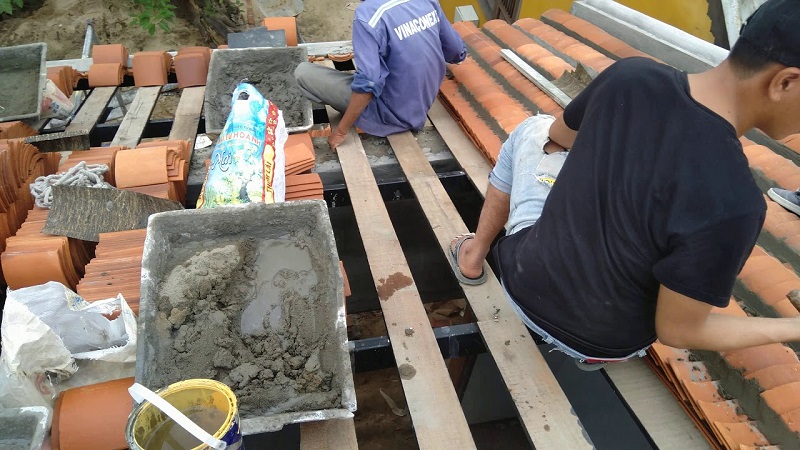 Kỹ thuật lợp ngói âm dương trên mái gỗ