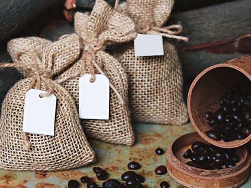 Làm thơm phòng ngủ bằng bã cà phê