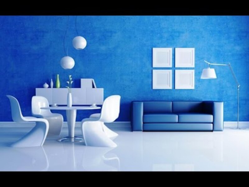 Màu xanh dương kết hợp với màu trắng tạo sự hài hòa cho ngôi nhà