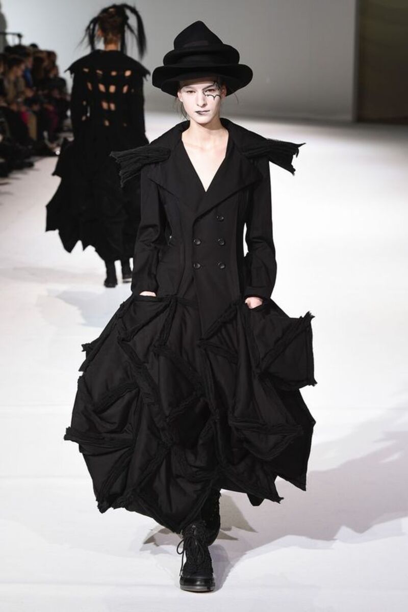 Những thiết kế của Yohji Yamamoto