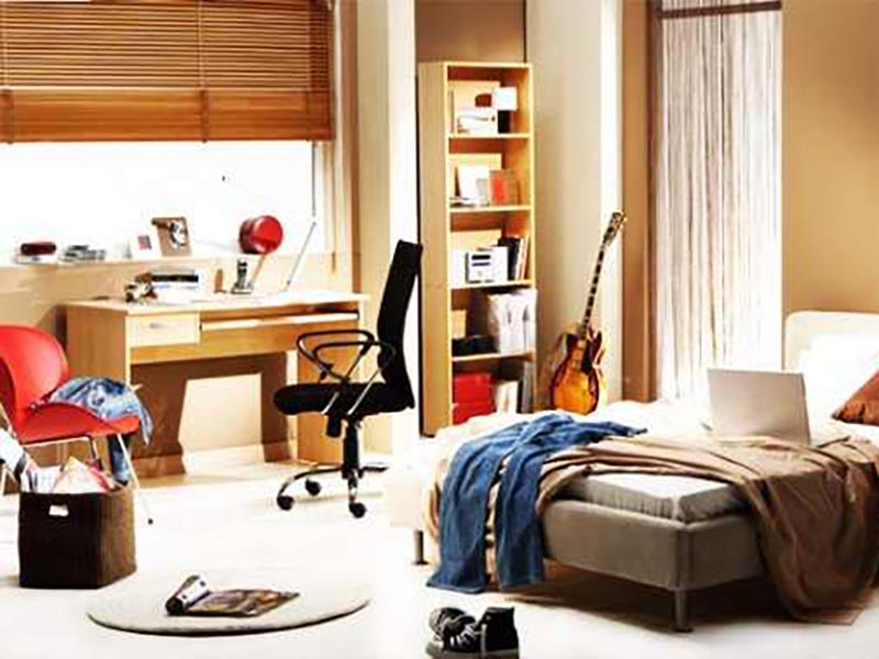 Phòng ngủ bừa bộn gây mùi hôi khó chịu