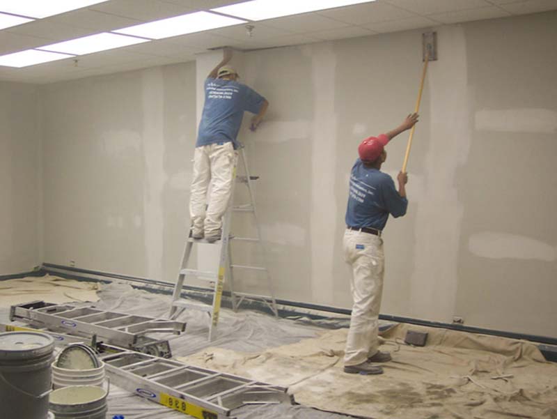 Tham khảo một vài địa chỉ và chọn đơn vị uy tín để sơn