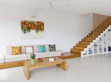 Cửa phòng ngủ đối diện cầu thang tốt hay xấu theo phong thủy