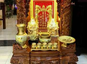 Giải đáp ông thần tài đặt bên trái hay phải đúng phong thủy ?