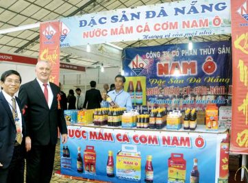 CÓ MỘT THỨ QUÀ MANG ĐẬM CHẤT ĐẬM HƯƠNG BIỂN CỦA ĐÀ NẴNG &#8211; NƯỚC MẮM NAM Ô